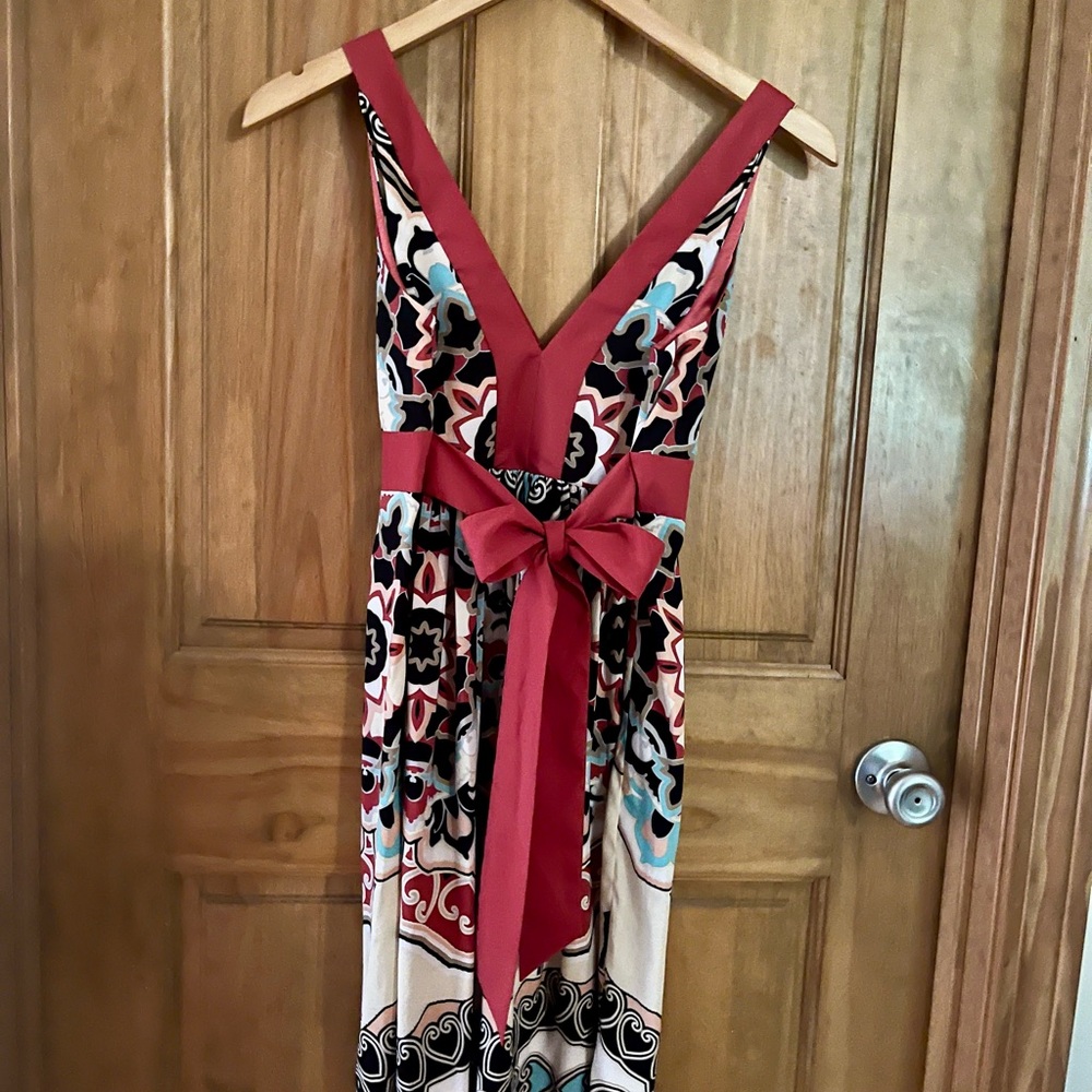Multicolor V-Neck Dress - Picture 2 of 4